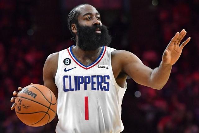 尼克斯逆袭活塞，布伦森状态堪忧之际他成关键人物
